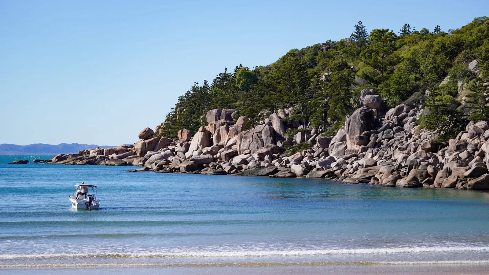 Boats anchored in a turquoise bay on Magnetic Island.